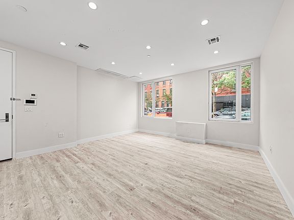 5th image of 948 Bergen St #1L