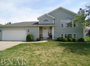 103 Northview Dr, Gridley, IL 61744
