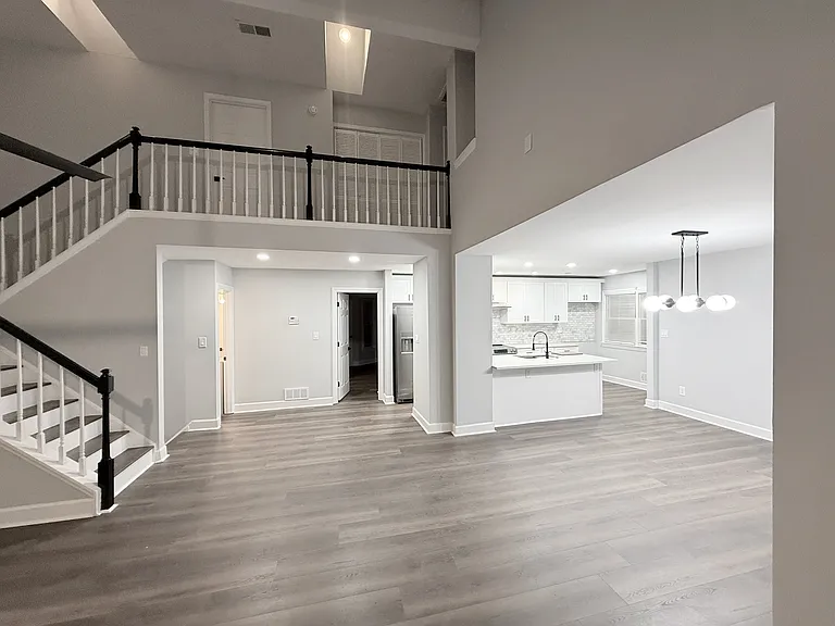 255 Dunwoody Creek Cir — Photo 22