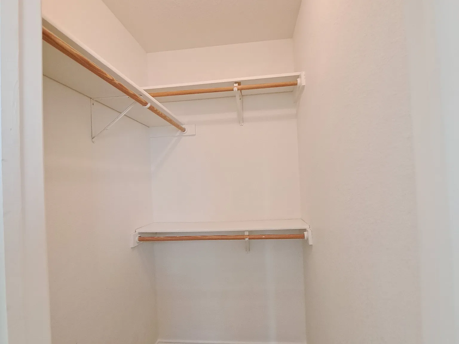 2 bed, 750 sqft, $799 — Photo 3
