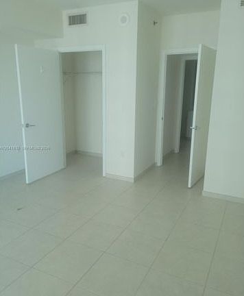 3rd image of 500 Brickell Ave APT 2604