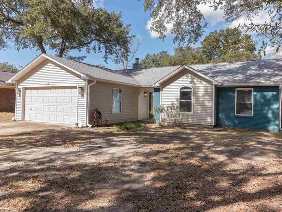 2776 Honeywood Dr, Pensacola, FL 32514