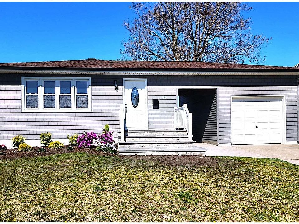1st image of 98 Massapequa Avenue