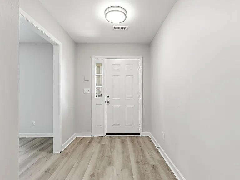 4609 Randolph Rd — Photo 7