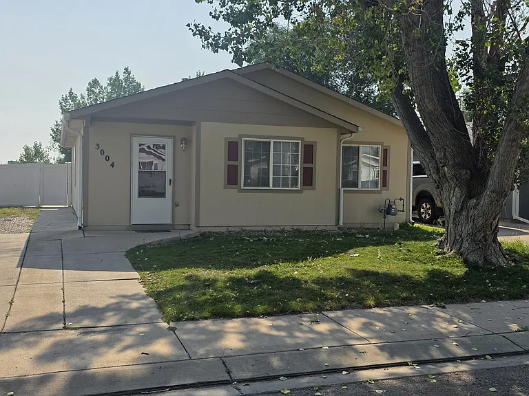 3004 Winnipeg St — Photo 1