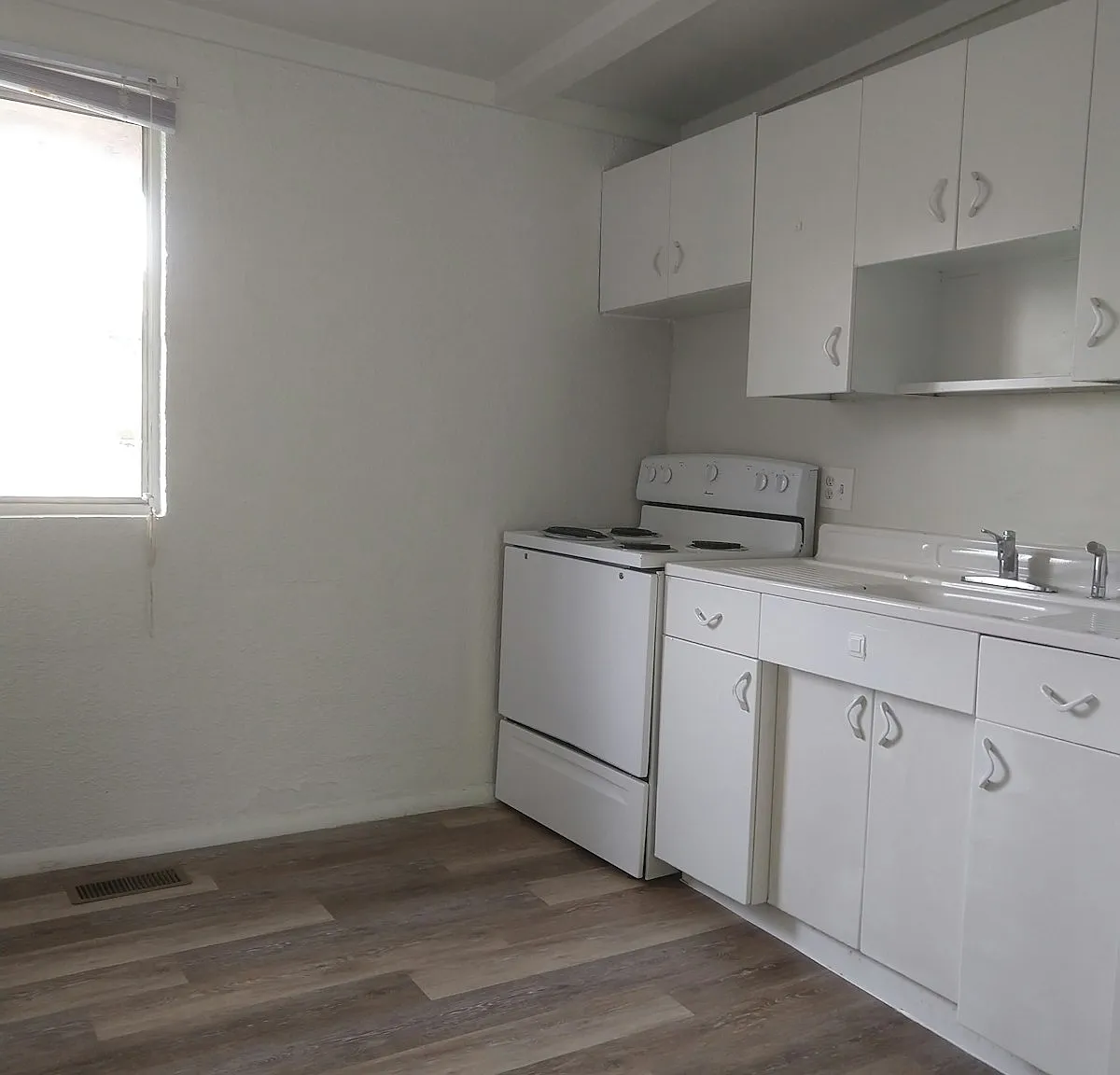730 West 25th Street, Unit B - — Photo 2