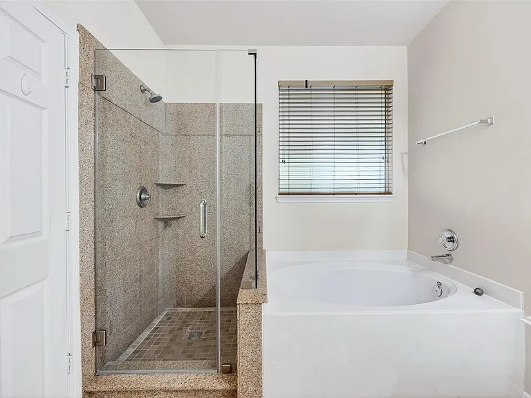 11630 Forest Wind Ln — Photo 28