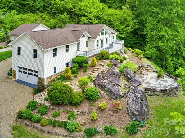 770 Discovery Pl, Sylva, NC 28779