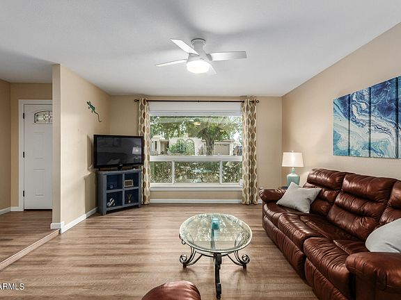5th image of 218 E VOLTAIRE Avenue
