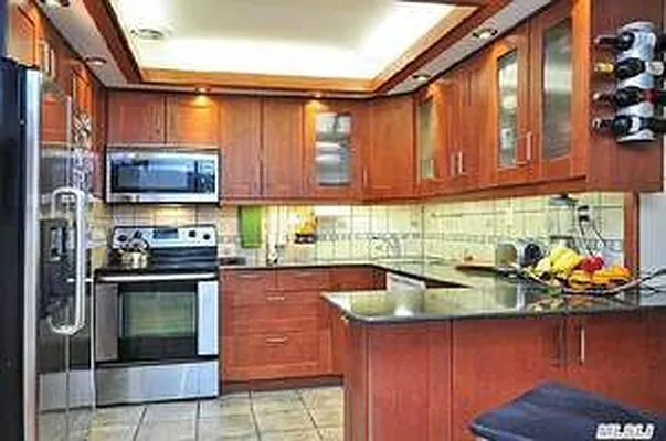 Rented by NYC Living Well Realty LLC | media 11