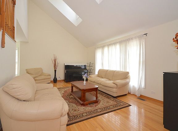 3rd image of 71 Pinyon Pine Ct S