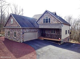 64 Pine Valley Ln, Hazle Township, PA 18202