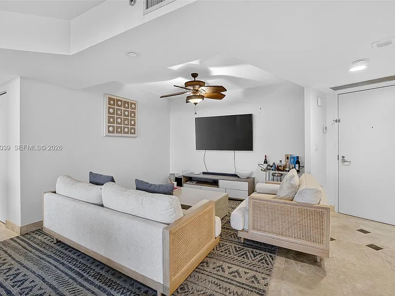 1000 Island Blvd #2105 — Photo 7