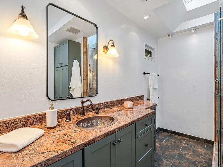 337 Bettencourt St — Photo 16