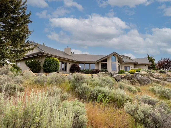 2658 Fairway Dr, Klamath Falls, OR 97601