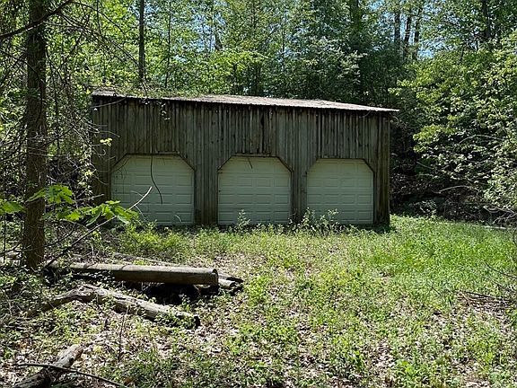 4th image of 2 Durkee Ln #A