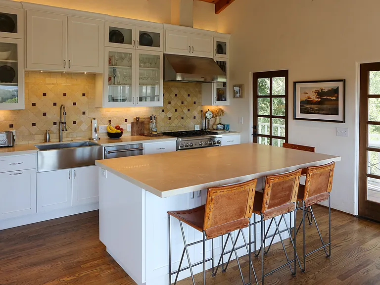 Atherton Dr — Photo 11