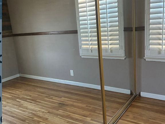 4th image of 9703 Richeon Ave