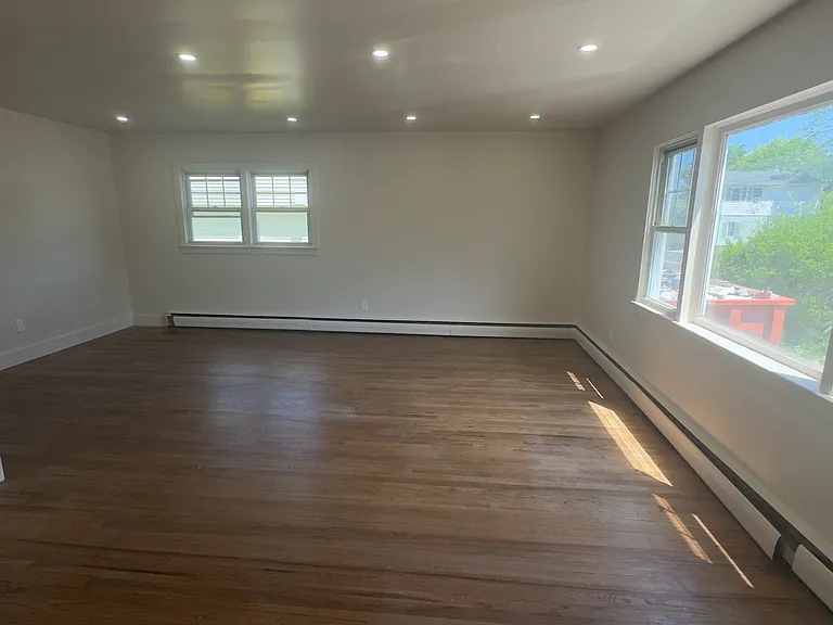 627 Wall St #1 — Photo 8