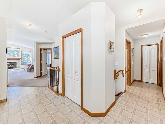 4th image of 220 Rocky Ridge Vlg NW