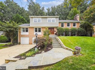 1562 Forest Villa Ln, Mc Lean, VA 22101