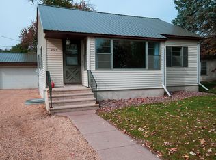 207 N Elm St, La Crescent, MN 55947