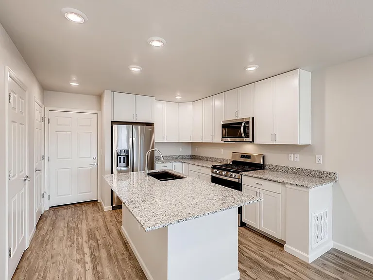 1131 Hummingbird Cir — Photo 11