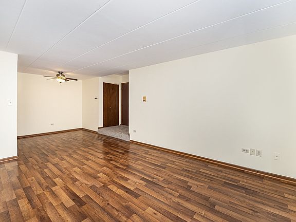 4th image of 14033 Laramie Ave #407