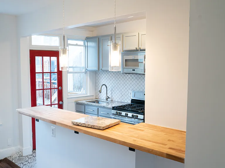 630 Otis Pl NW #1 — Photo 1