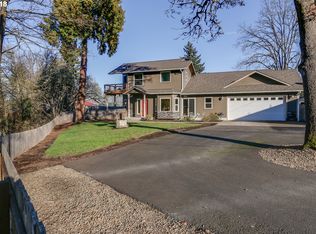 602 N 8th St, Cottage Grove, OR 97424