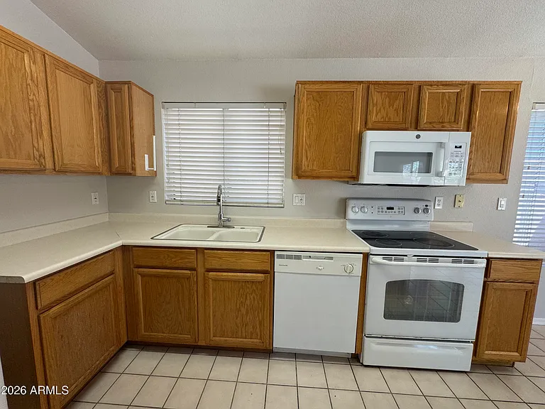 2302 E Edna Ave — Photo 16