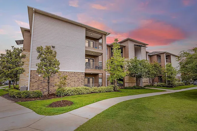 Landmark at Spring Cypress — Photo 4