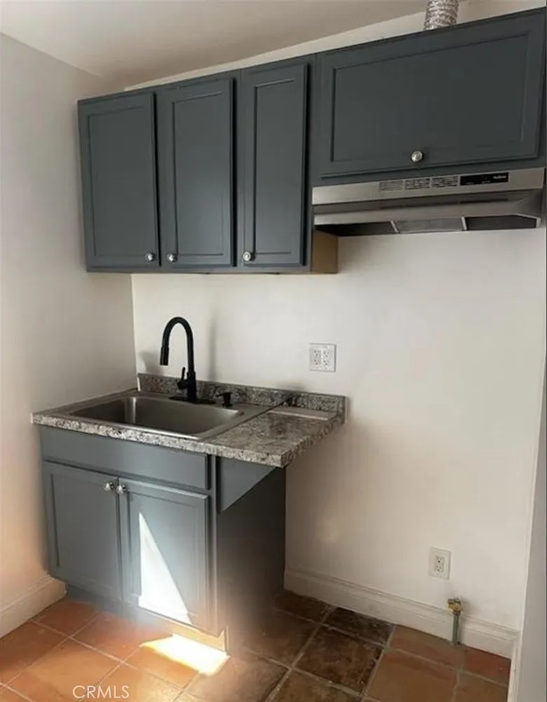 Studio, 150 sqft, $1,450 — Photo 2