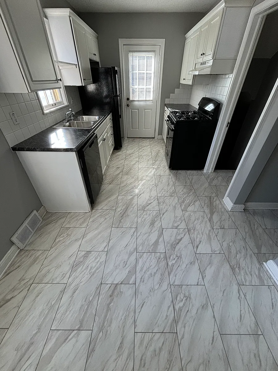 Building Photo - 4204 Franklin Ave #1