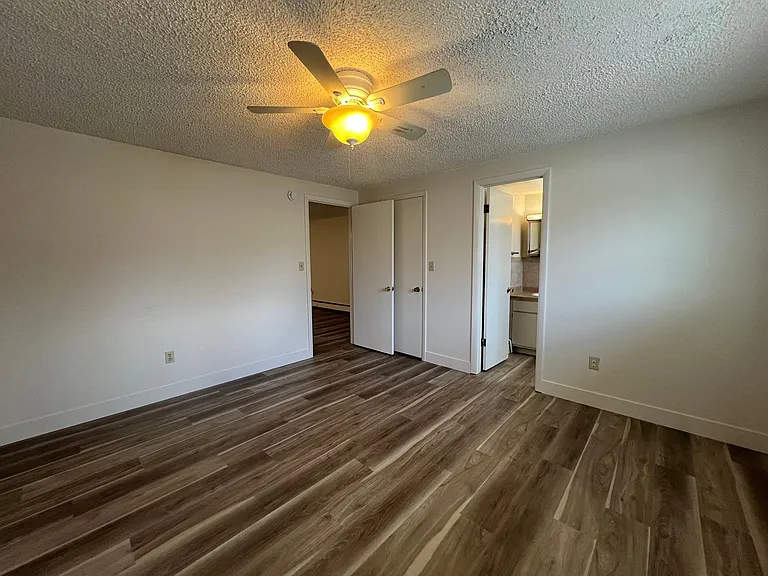 10th Street Square Apartments — Photo 27
