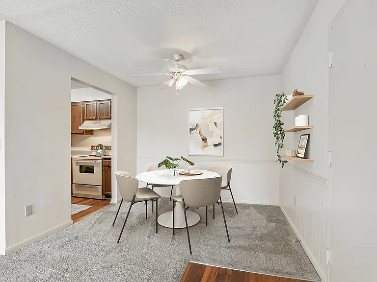 Eastchester Ridge Apartments — Photo 16