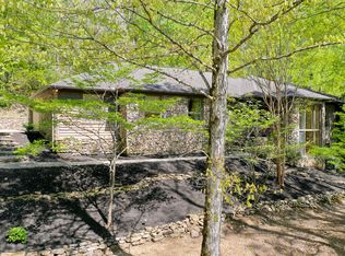 1201 Tuskegee Dr, Oak Ridge, TN 37830