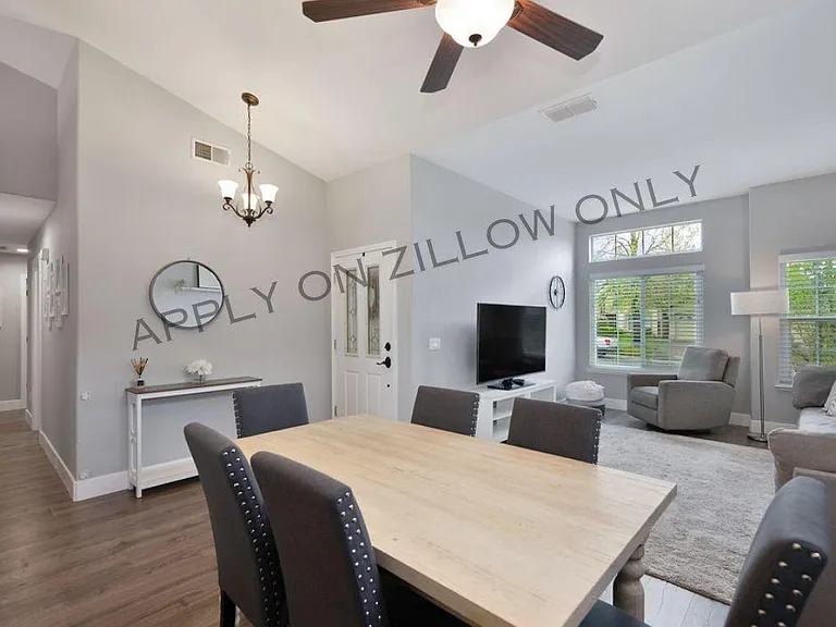 3319 Chapelle Dr — Photo 6