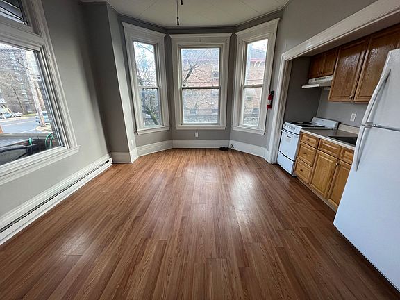 4th image of 740 California Ave APT 1