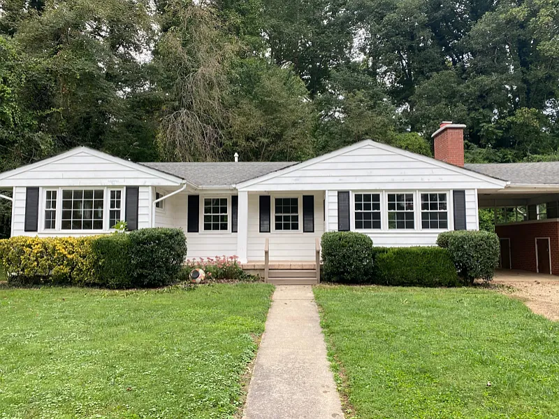 3 bed, 1240 sqft, $2,700 — Photo 1