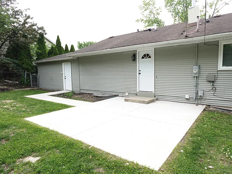 111 W Green Meadows Blvd — Photo 4