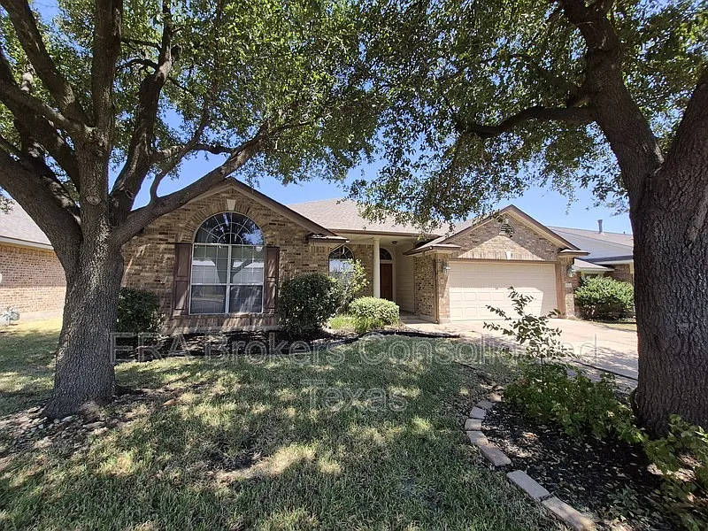 3 bed, 2.5 bath, 2244 sqft, $2,600 — Photo 2