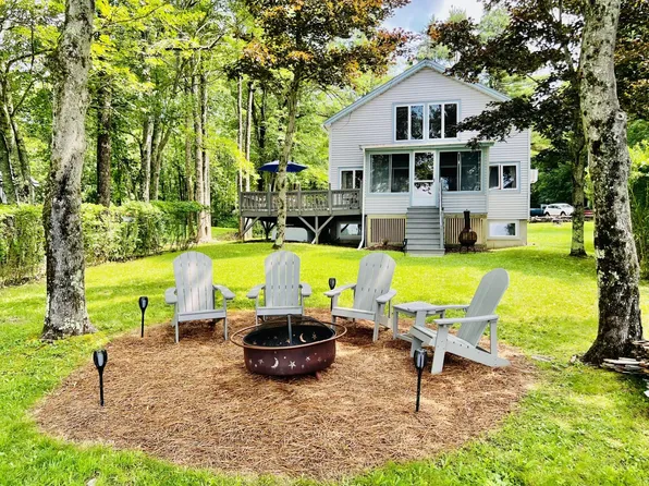 54 37 W Fire Rd. Drive, China, ME 04358