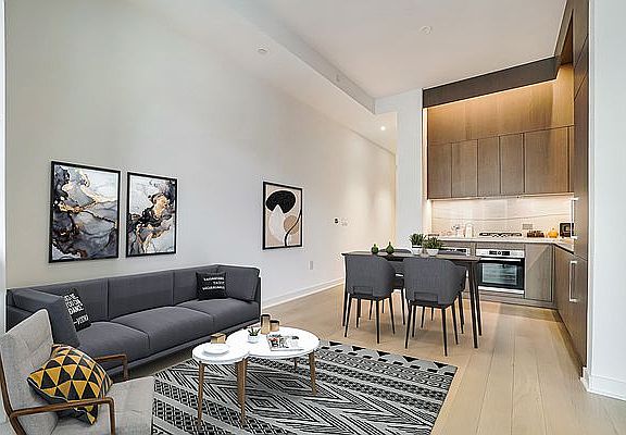 3rd image of 77 Charlton St APT S10e