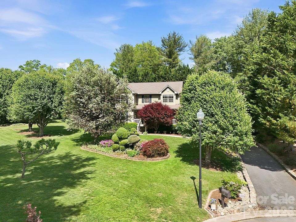 1st image of 306 Woodview Ct