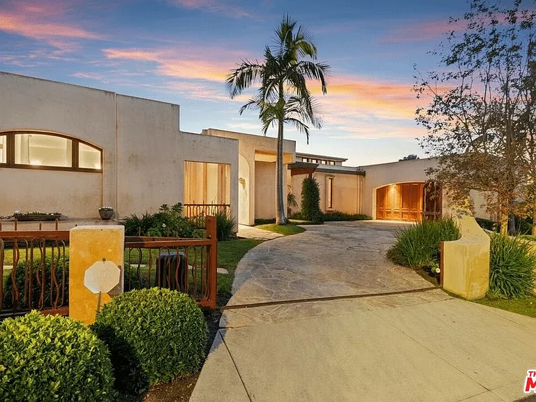 1740 Carla Rdg — Photo 4