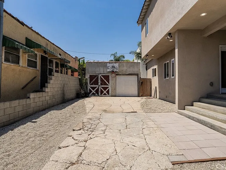 1100 S Highland Ave — Photo 37