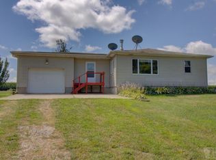 6965 Locust Ave, Newton, IA 50208