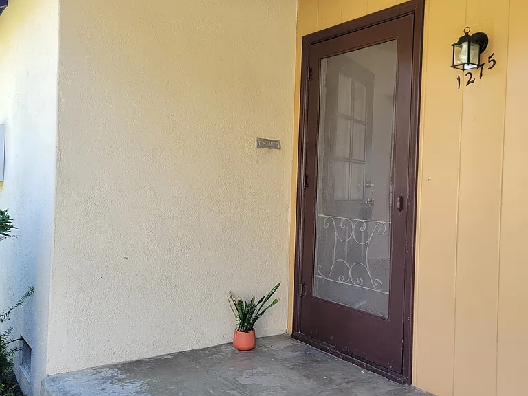 1275 E Washington Blvd — Photo 3