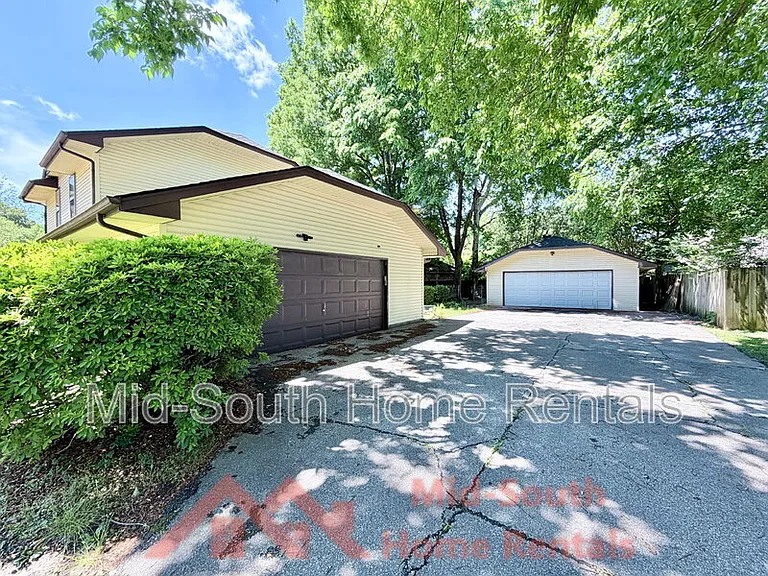 2373 W Monica Dr — Photo 3